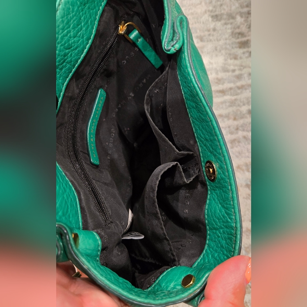Marc By Marc Jacobs Green Leather Shoulder Bag with Gold Chain - Picture 5 of 10